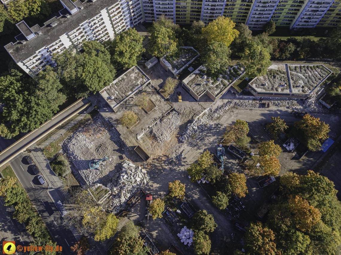 11.10.2021 - Abriss des Quiddezentrums in Neuperlach