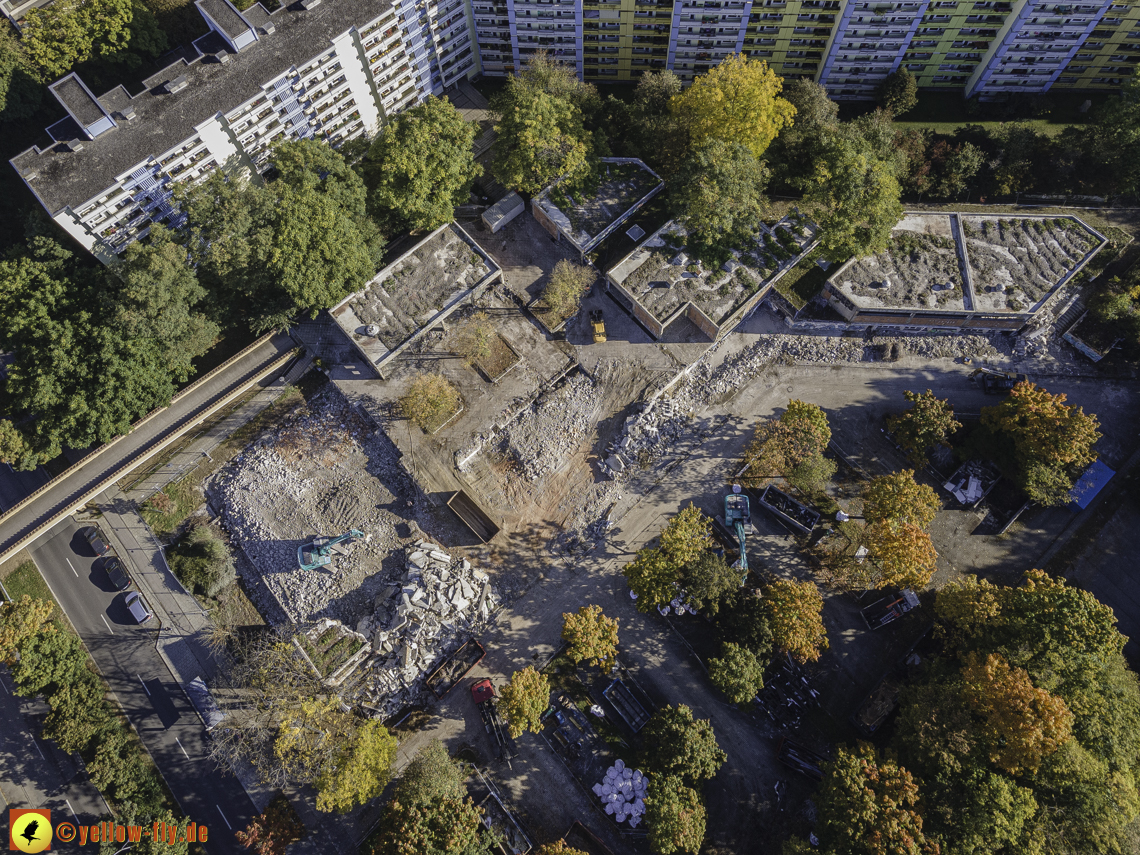 11.10.2021 - Abriss des Quiddezentrums in Neuperlach