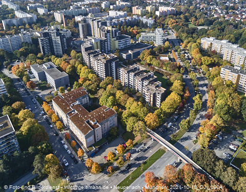 18.10.2021 - Marx-Zentrum, Studentenwohnheim und Wohnanlage Karl-Marx-Ring 52-62 und KMR 53-57c