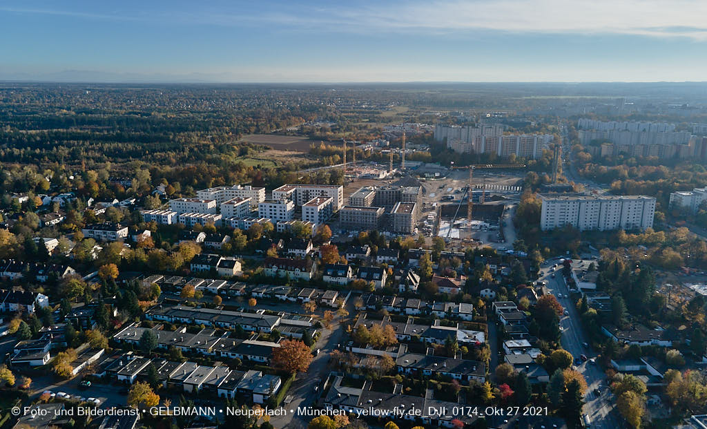 27.10.2021 - Kranaufbau im Alexisquartier in Neuperlach
