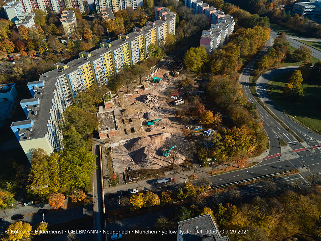 29.10.2021 - Quiddezentrum voll im Abriss in Neuperlach