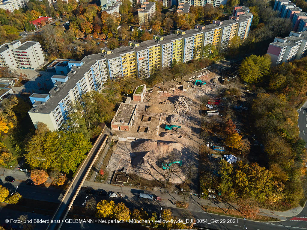 29.10.2021 - Quiddezentrum voll im Abriss in Neuperlach