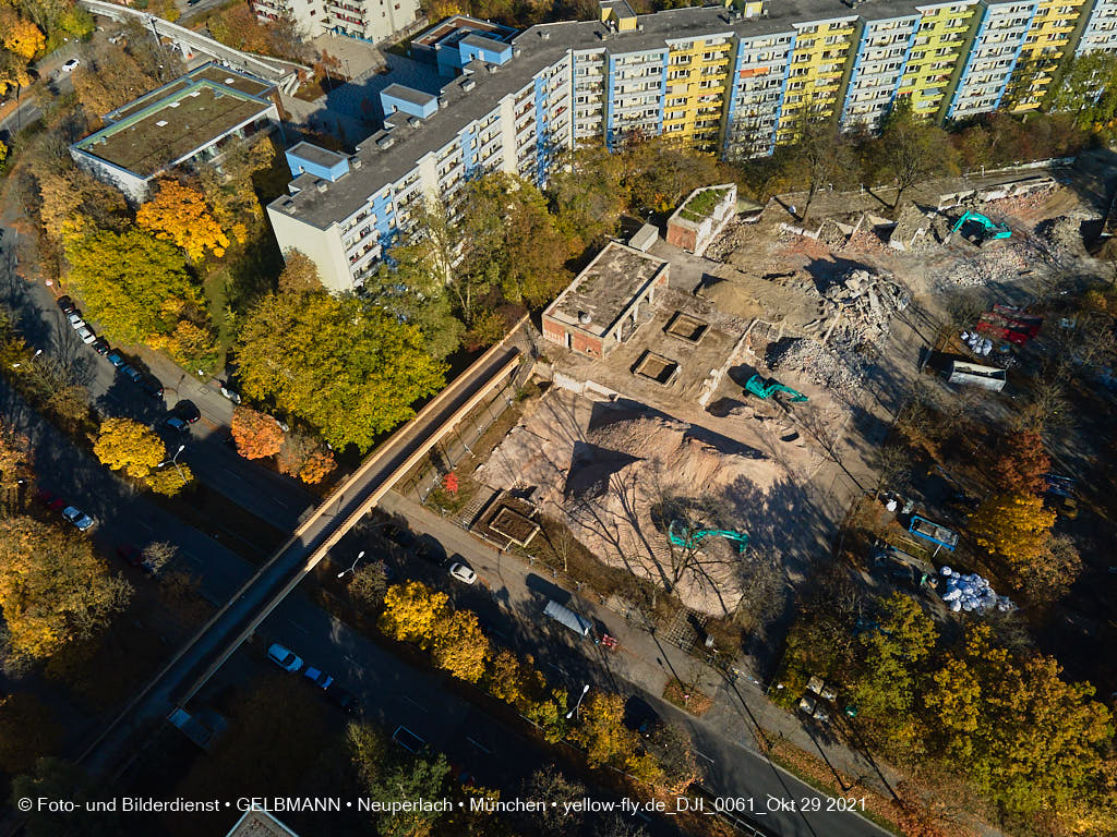 29.10.2021 - Quiddezentrum voll im Abriss in Neuperlach