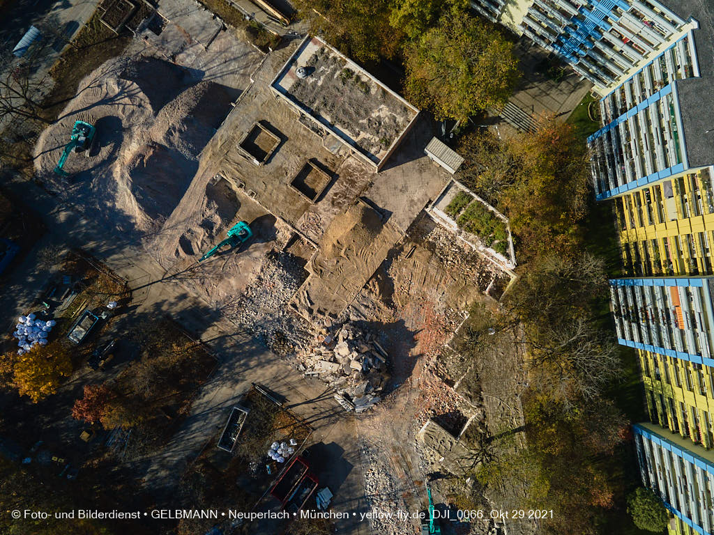29.10.2021 - Quiddezentrum voll im Abriss in Neuperlach