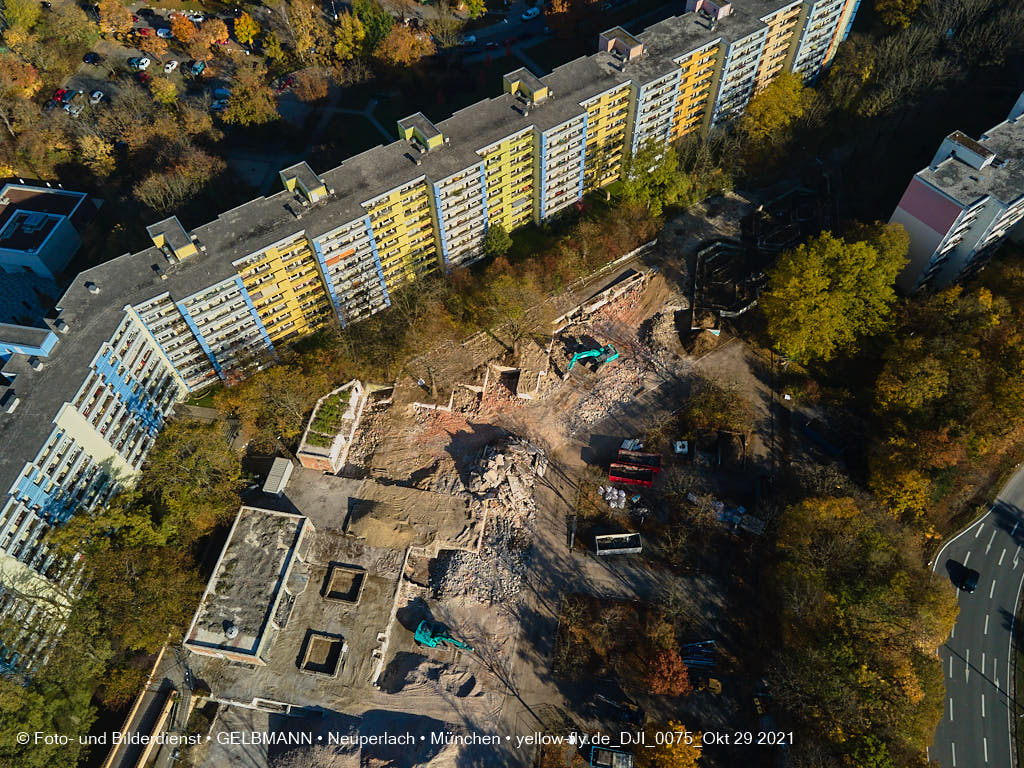 29.10.2021 - Quiddezentrum voll im Abriss in Neuperlach