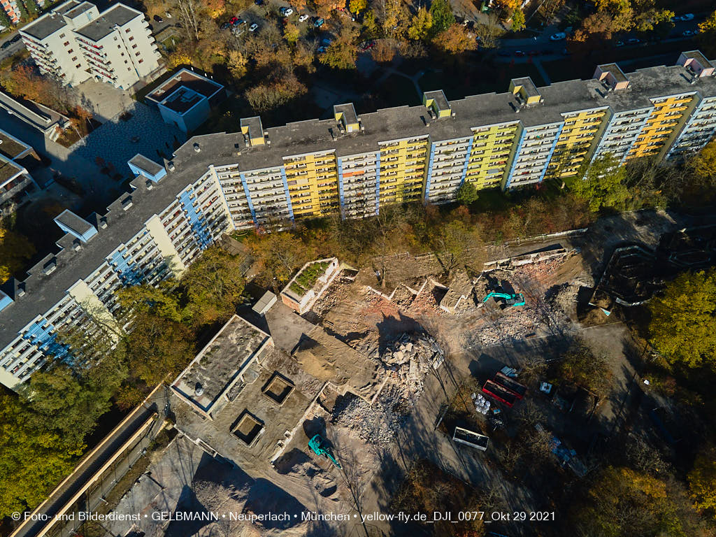 29.10.2021 - Quiddezentrum voll im Abriss in Neuperlach
