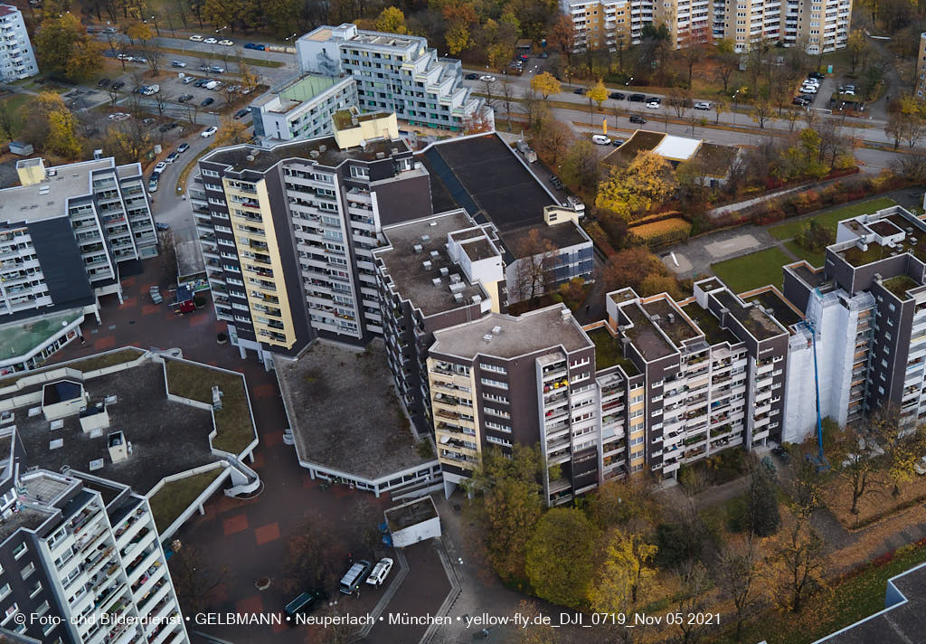 05.11.2021 - Marx-Zentrum und Wohnanalge Karl-Marx-Ring 52-62
