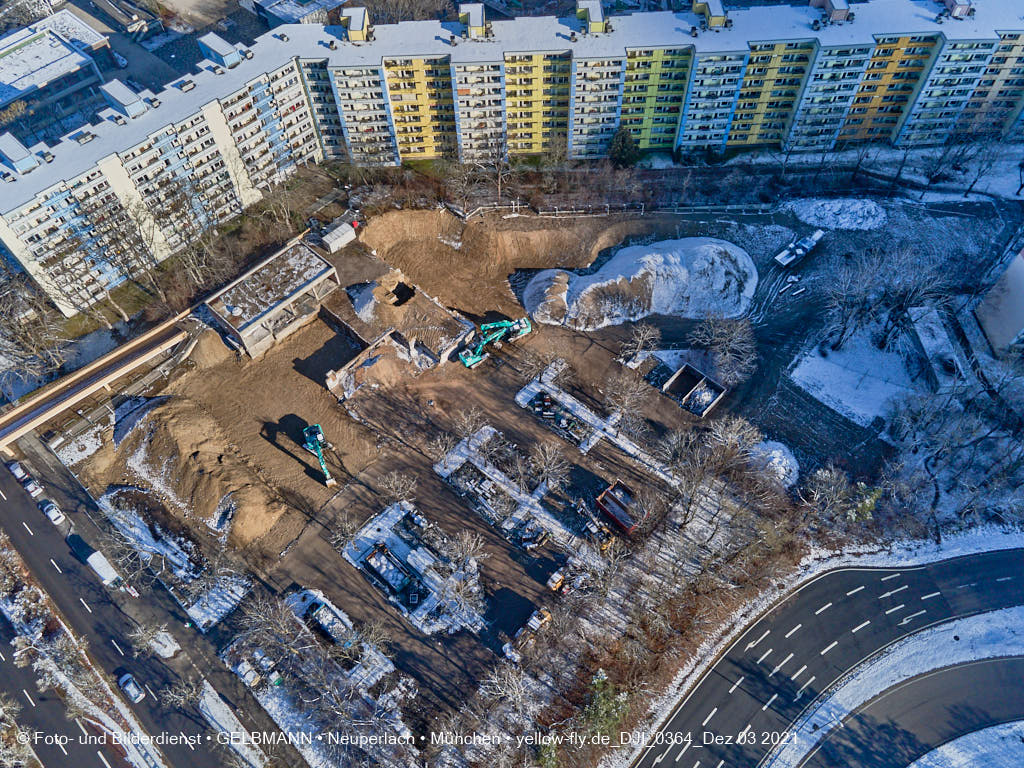 03.12.2021 -Copteraufnahmen vom Abriss des Quiddezentrums in Neuperlach