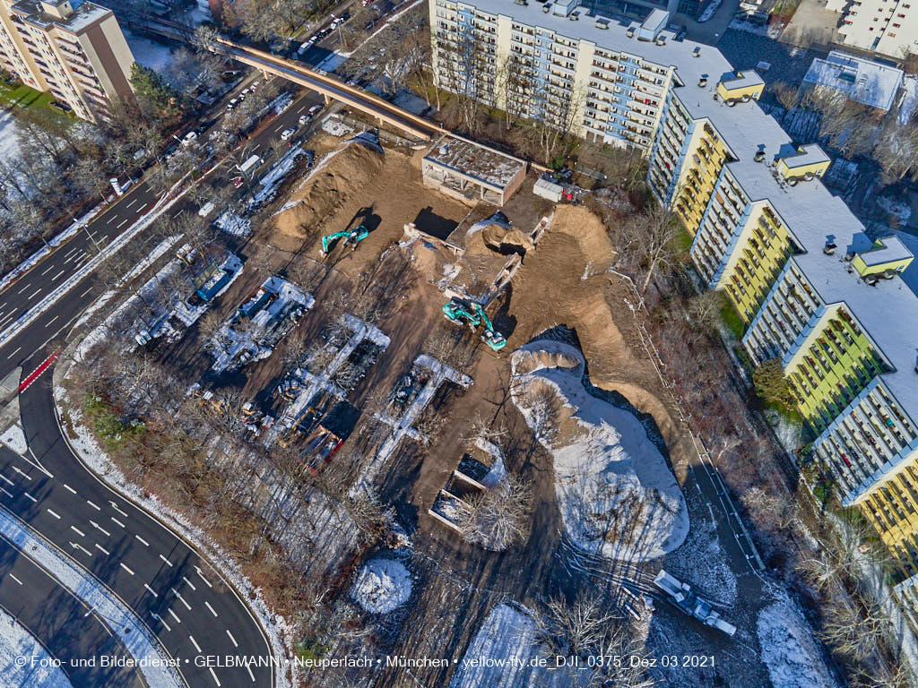 03.12.2021 -Copteraufnahmen vom Abriss des Quiddezentrums in Neuperlach