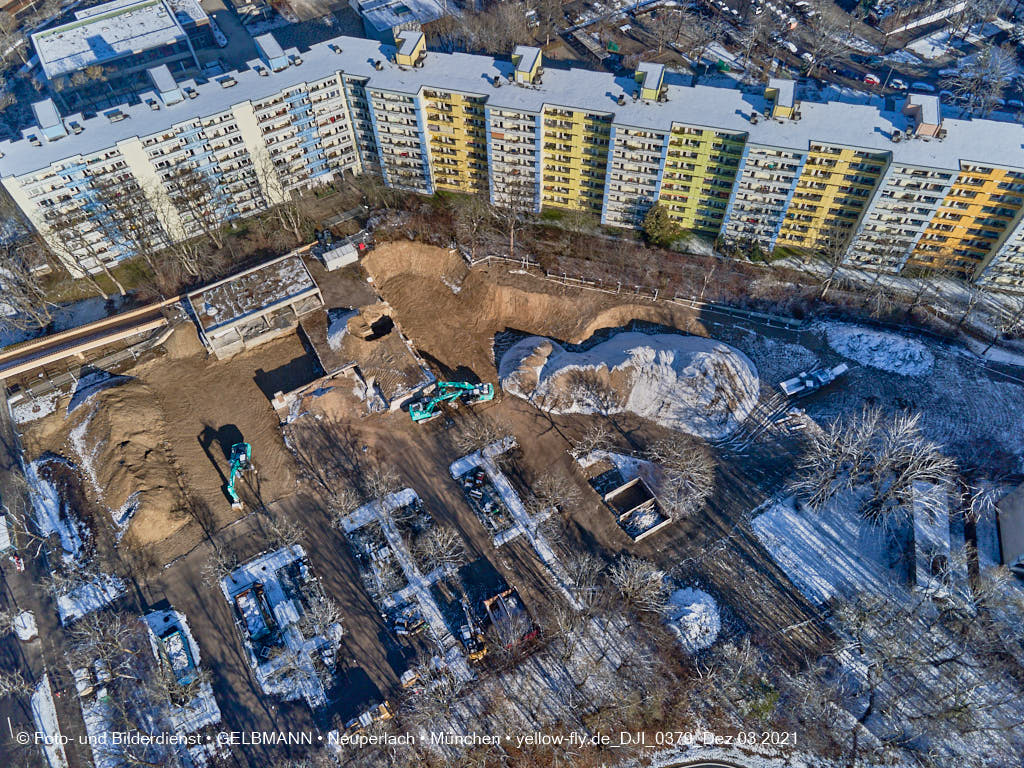 03.12.2021 -Copteraufnahmen vom Abriss des Quiddezentrums in Neuperlach