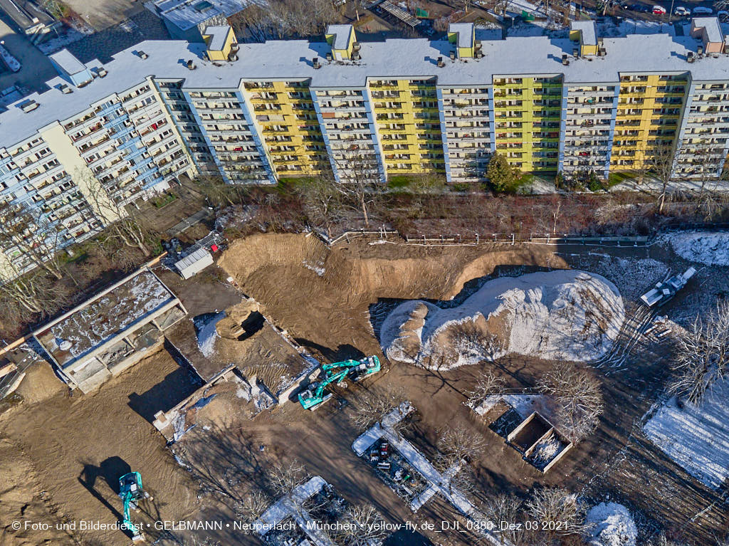 03.12.2021 -Copteraufnahmen vom Abriss des Quiddezentrums in Neuperlach