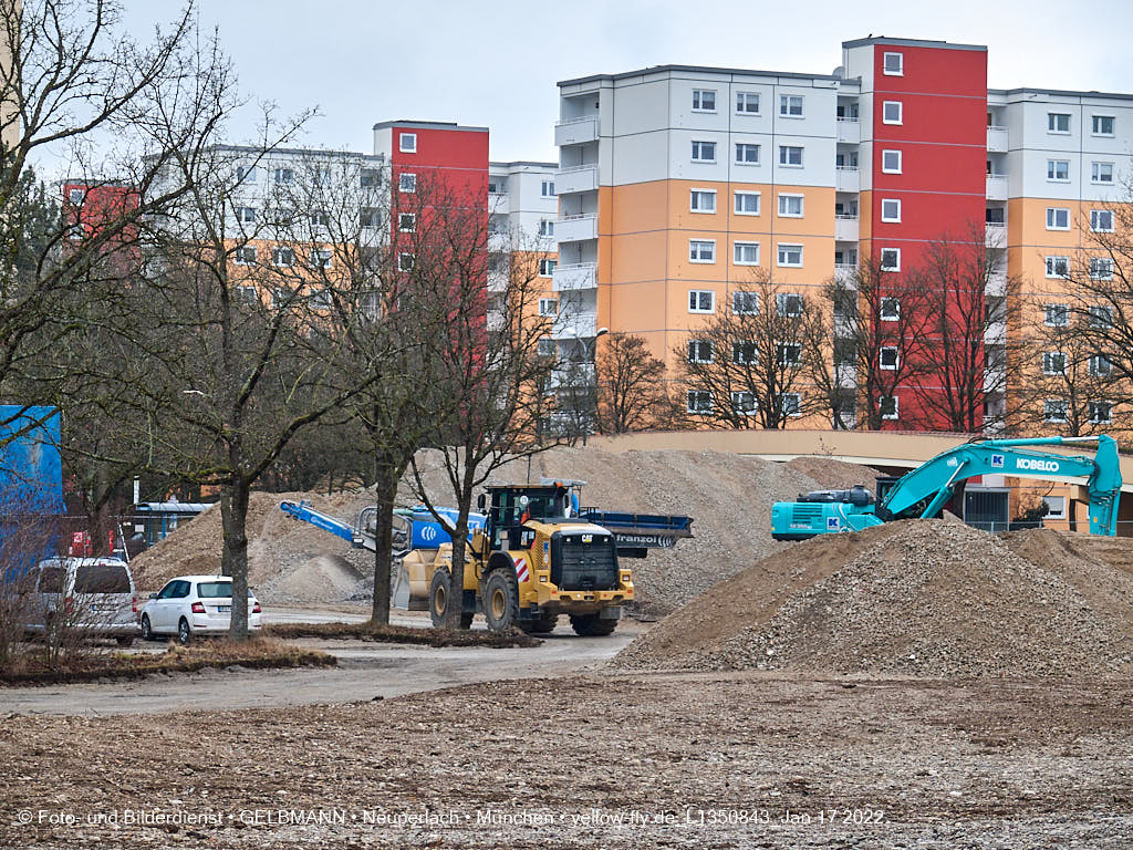 14.01.2022 - Abrissbaustelle Quiddezentrum in Neuperlach