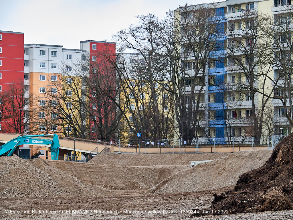 14.01.2022 - Abrissbaustelle Quiddezentrum in Neuperlach