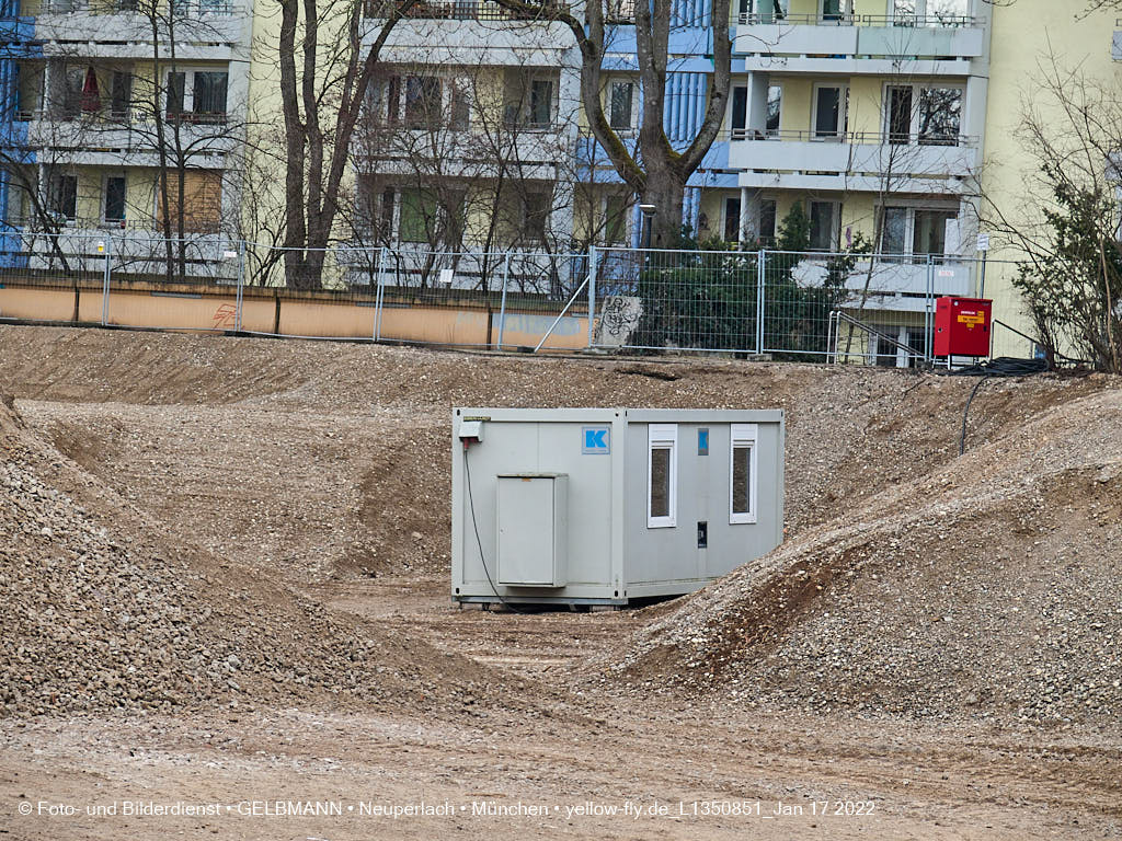 14.01.2022 - Abrissbaustelle Quiddezentrum in Neuperlach