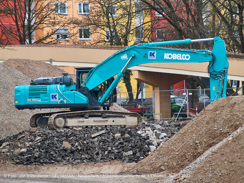 14.01.2022 - Abrissbaustelle Quiddezentrum in Neuperlach