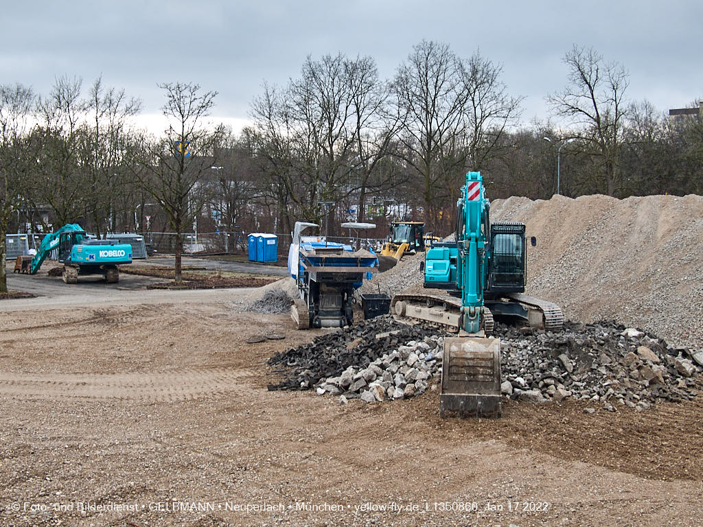 14.01.2022 - Abrissbaustelle Quiddezentrum in Neuperlach