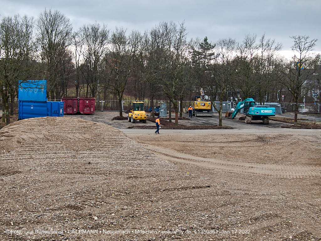 14.01.2022 - Abrissbaustelle Quiddezentrum in Neuperlach