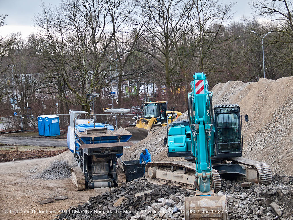 14.01.2022 - Abrissbaustelle Quiddezentrum in Neuperlach