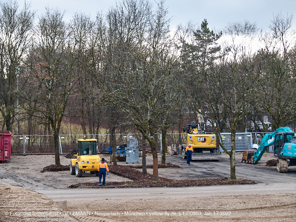 14.01.2022 - Abrissbaustelle Quiddezentrum in Neuperlach