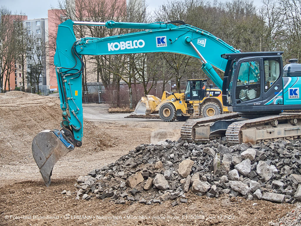 14.01.2022 - Abrissbaustelle Quiddezentrum in Neuperlach
