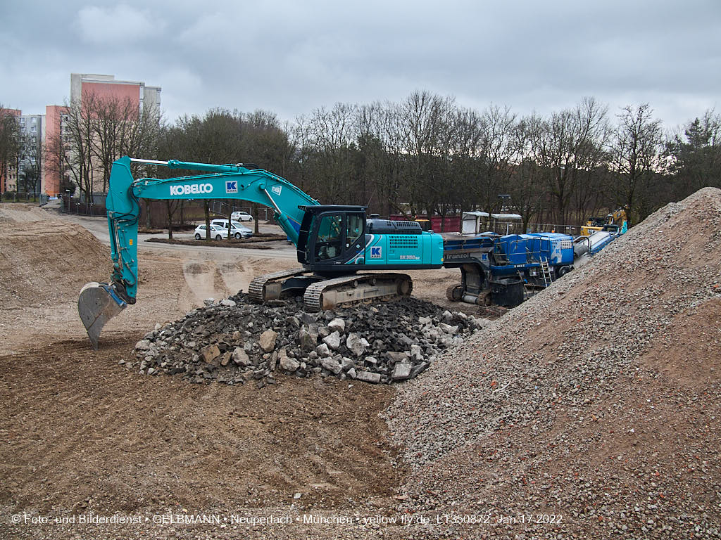 14.01.2022 - Abrissbaustelle Quiddezentrum in Neuperlach
