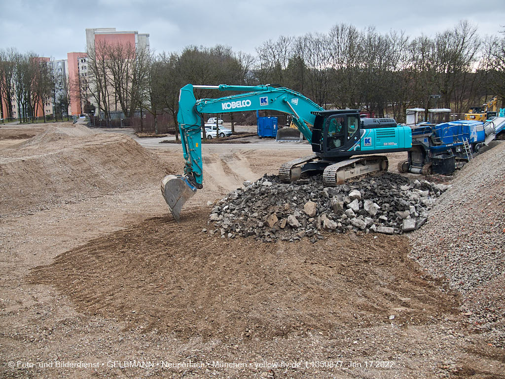 14.01.2022 - Abrissbaustelle Quiddezentrum in Neuperlach