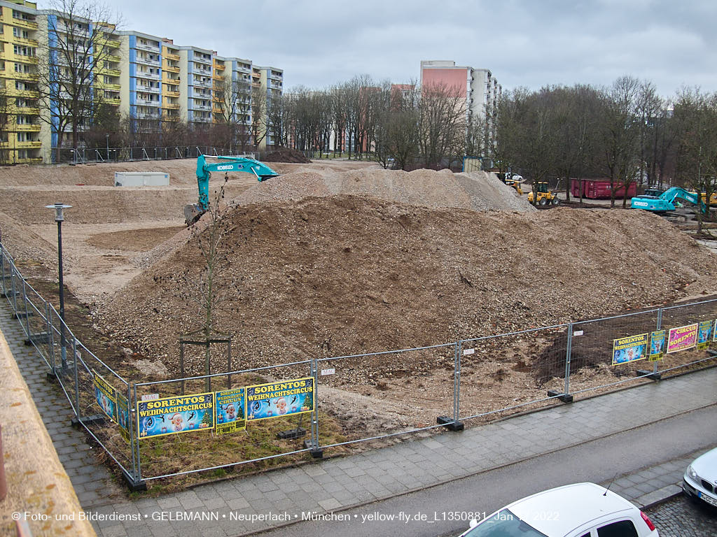 14.01.2022 - Abrissbaustelle Quiddezentrum in Neuperlach