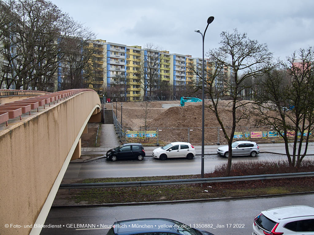 14.01.2022 - Abrissbaustelle Quiddezentrum in Neuperlach