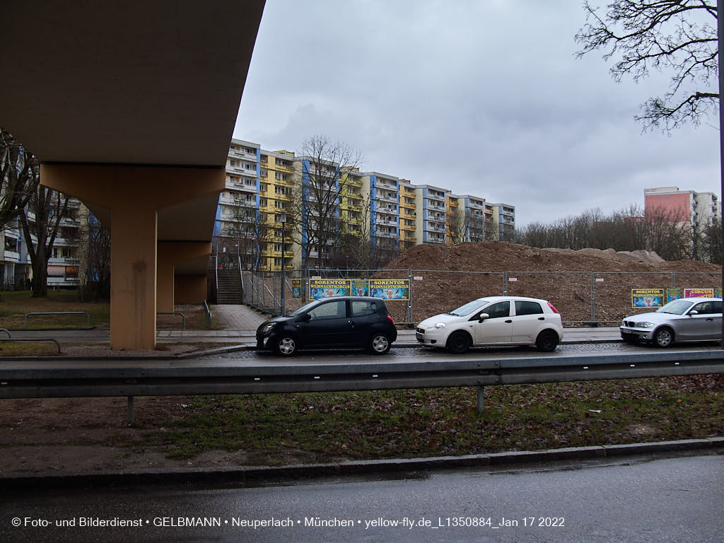 14.01.2022 - Abrissbaustelle Quiddezentrum in Neuperlach