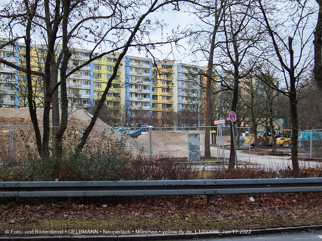14.01.2022 - Abrissbaustelle Quiddezentrum in Neuperlach