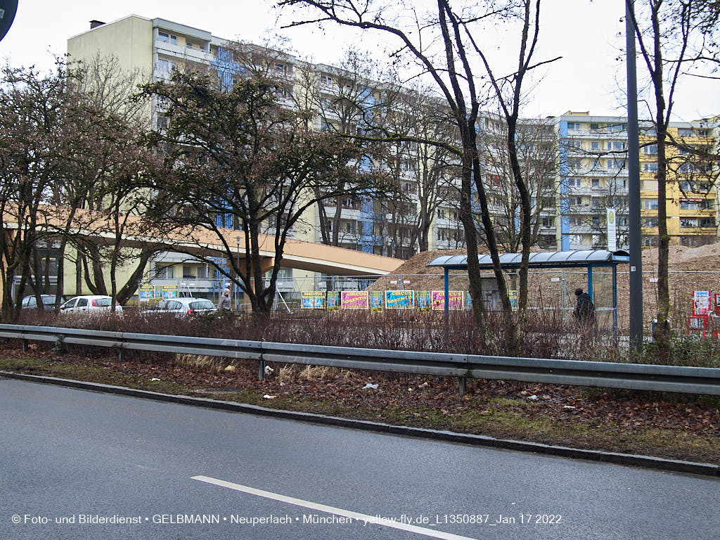 14.01.2022 - Abrissbaustelle Quiddezentrum in Neuperlach