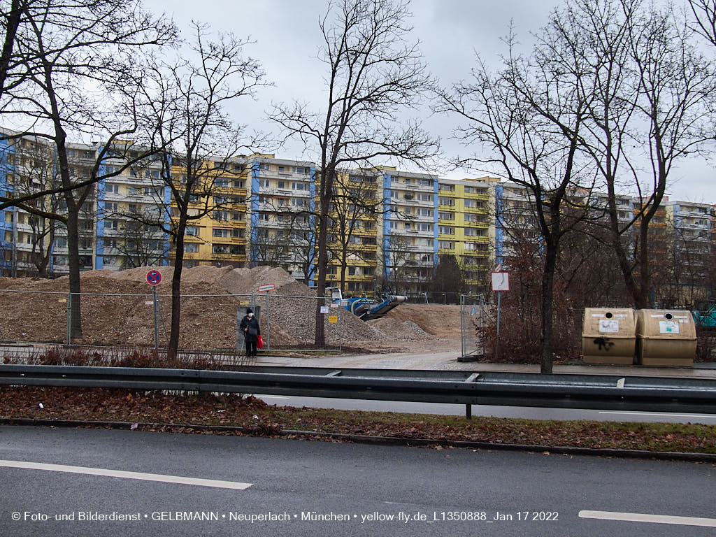 14.01.2022 - Abrissbaustelle Quiddezentrum in Neuperlach