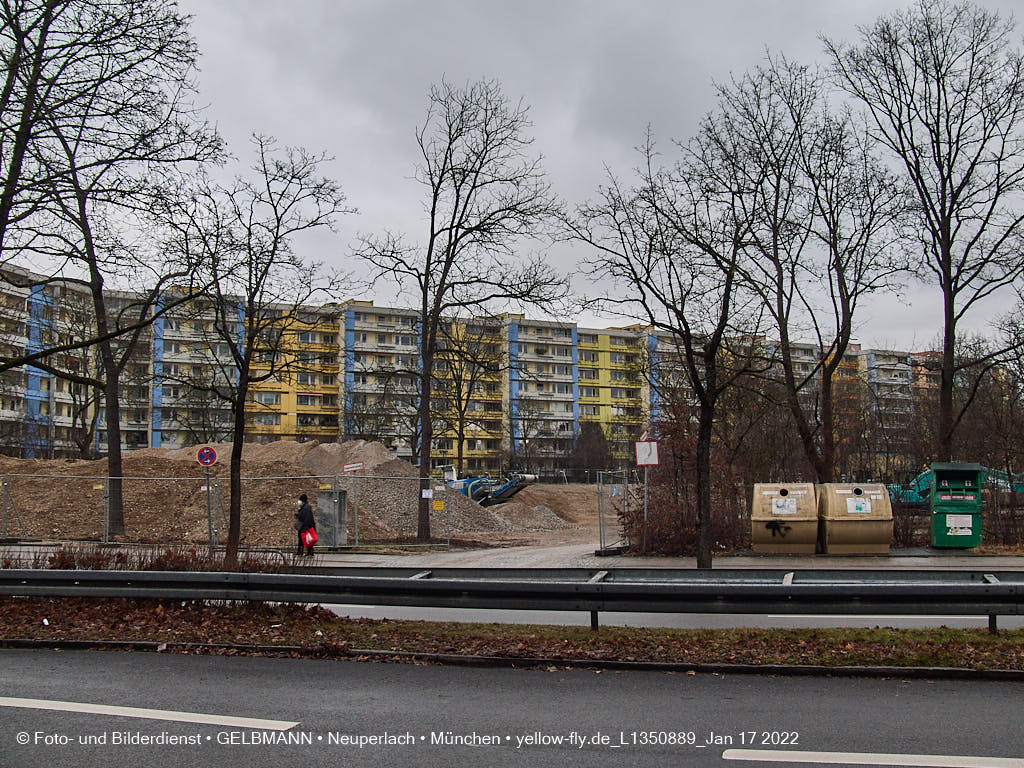 14.01.2022 - Abrissbaustelle Quiddezentrum in Neuperlach