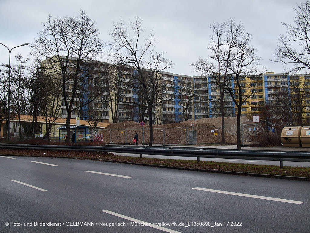 14.01.2022 - Abrissbaustelle Quiddezentrum in Neuperlach
