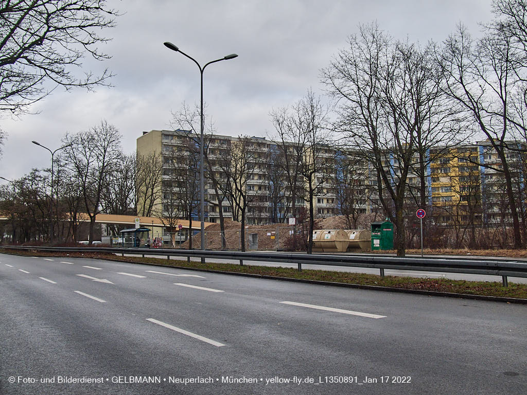 14.01.2022 - Abrissbaustelle Quiddezentrum in Neuperlach