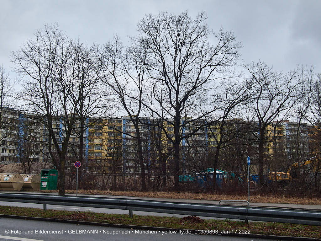14.01.2022 - Abrissbaustelle Quiddezentrum in Neuperlach