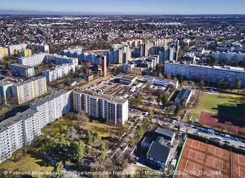 09.02.2022 - Marx-Zentrum, Studentenwohnheim und Wohnanlage Karl-Marx-Ring 52-62 und KMR 53-57c