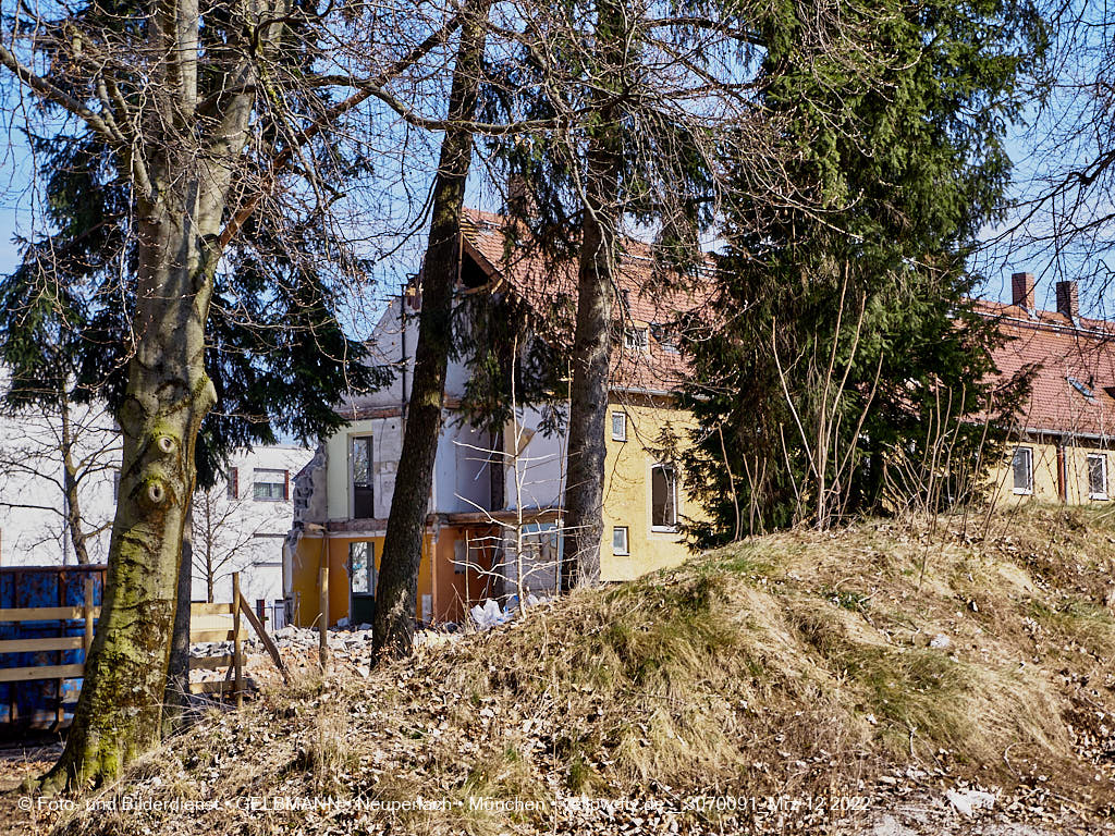12.03.2022 - Abriss und Neubau der Maikäfersiedlung 