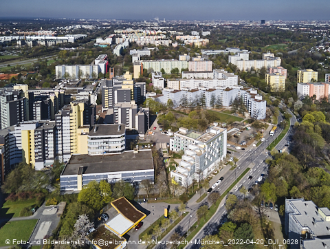 20.04.2024 - Marx-Zentrum, Studentenwohnheim und Wohnanlage Karl-Marx-Ring 52-62 und KMR 53-57c
