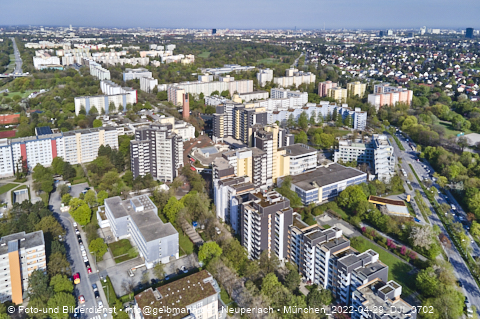 29.04.2022 - Marx-Zentrum, Studentenwohnheim und Wohnanlage Karl-Marx-Ring 52-62 und KMR 53-57c