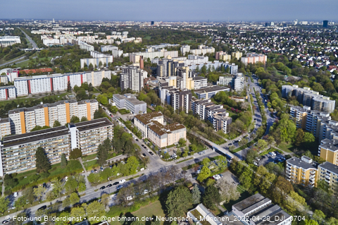 29.04.2022 - Marx-Zentrum, Studentenwohnheim und Wohnanlage Karl-Marx-Ring 52-62 und KMR 53-57c