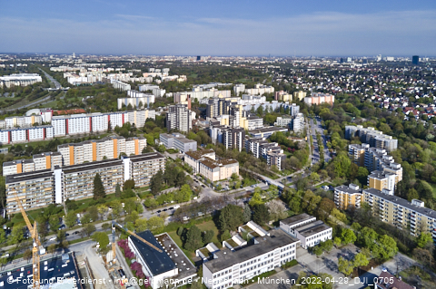 29.04.2022 - Marx-Zentrum, Studentenwohnheim und Wohnanlage Karl-Marx-Ring 52-62 und KMR 53-57c