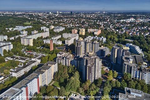23.09.2022 - Marx-Zentrum, Studentenwohnheim und Wohnanlage Karl-Marx-Ring 52-62 und KMR 53-57c