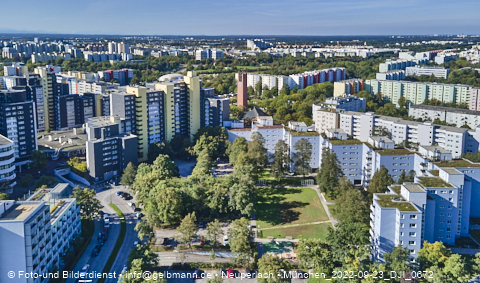 23.09.2022 - Marx-Zentrum, Studentenwohnheim und Wohnanlage Karl-Marx-Ring 52-62 und KMR 53-57c