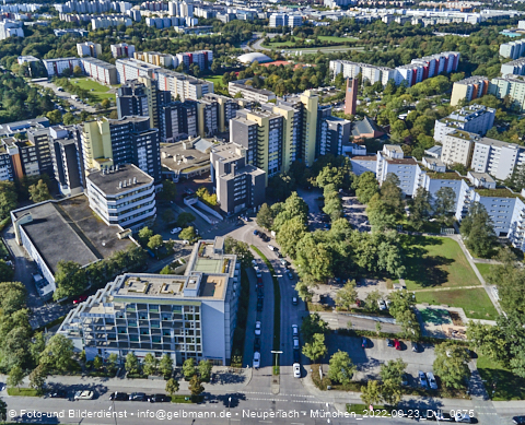 23.09.2022 - Marx-Zentrum, Studentenwohnheim und Wohnanlage Karl-Marx-Ring 52-62 und KMR 53-57c