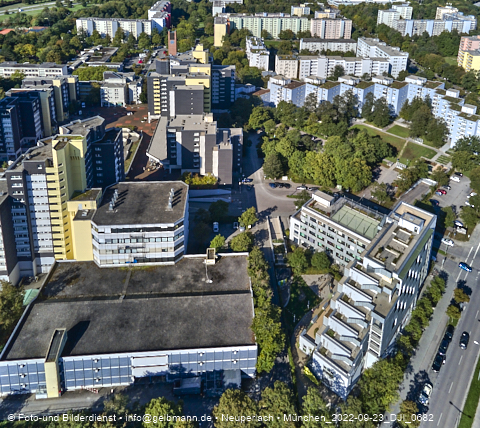 23.09.2022 - Marx-Zentrum, Studentenwohnheim und Wohnanlage Karl-Marx-Ring 52-62 und KMR 53-57c