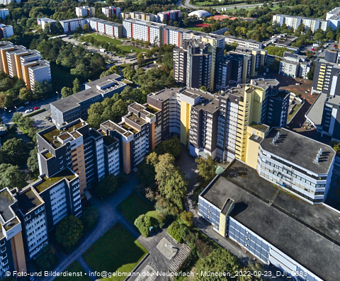 23.09.2022 - Marx-Zentrum, Studentenwohnheim und Wohnanlage Karl-Marx-Ring 52-62 und KMR 53-57c