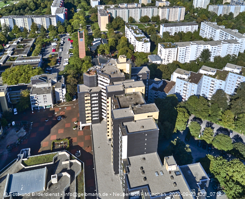 23.09.2022 - Marx-Zentrum, Studentenwohnheim und Wohnanlage Karl-Marx-Ring 52-62 und KMR 53-57c