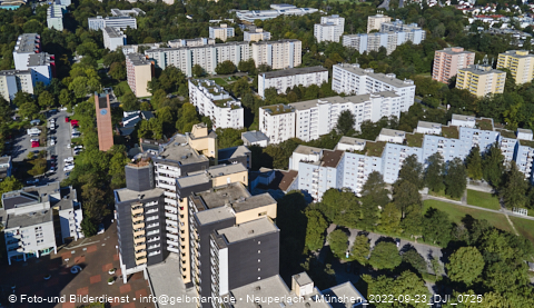 23.09.2022 - Marx-Zentrum, Studentenwohnheim und Wohnanlage Karl-Marx-Ring 52-62 und KMR 53-57c