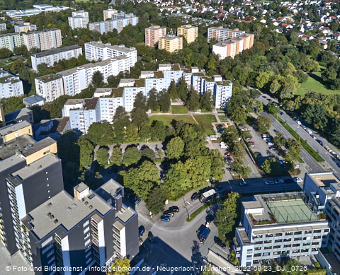 23.09.2022 - Marx-Zentrum, Studentenwohnheim und Wohnanlage Karl-Marx-Ring 52-62 und KMR 53-57c